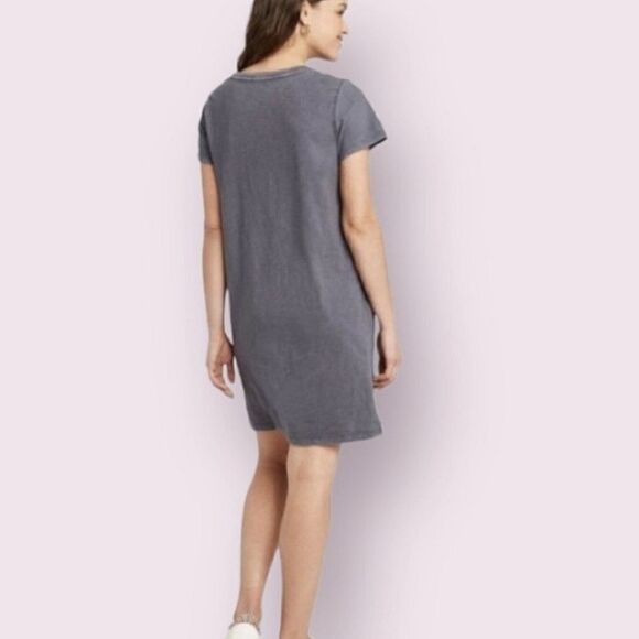 Universal Thread™ Women's Gray Short Sleeve Pullover T-shirt Dress - Picture 4 of 13